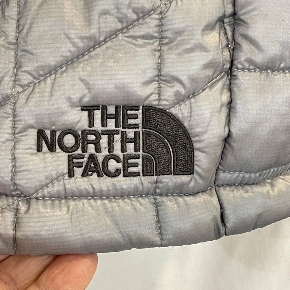 The North Face Vest Mens 2XL Gray ThermoBall Eco Insulated Quilted‎ Full Zip